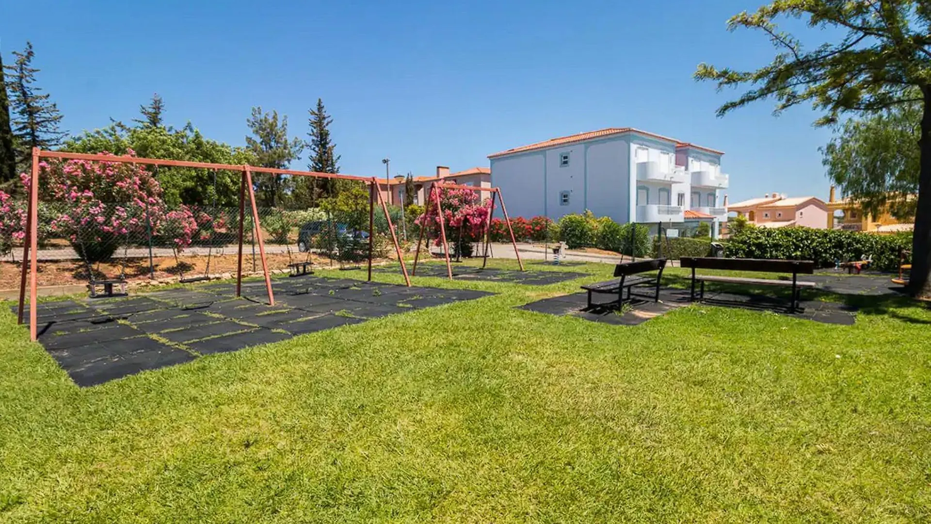 Four Bedroom Villa With Private Pool Oasis Parque At09 Portimao 0*,  Portugal