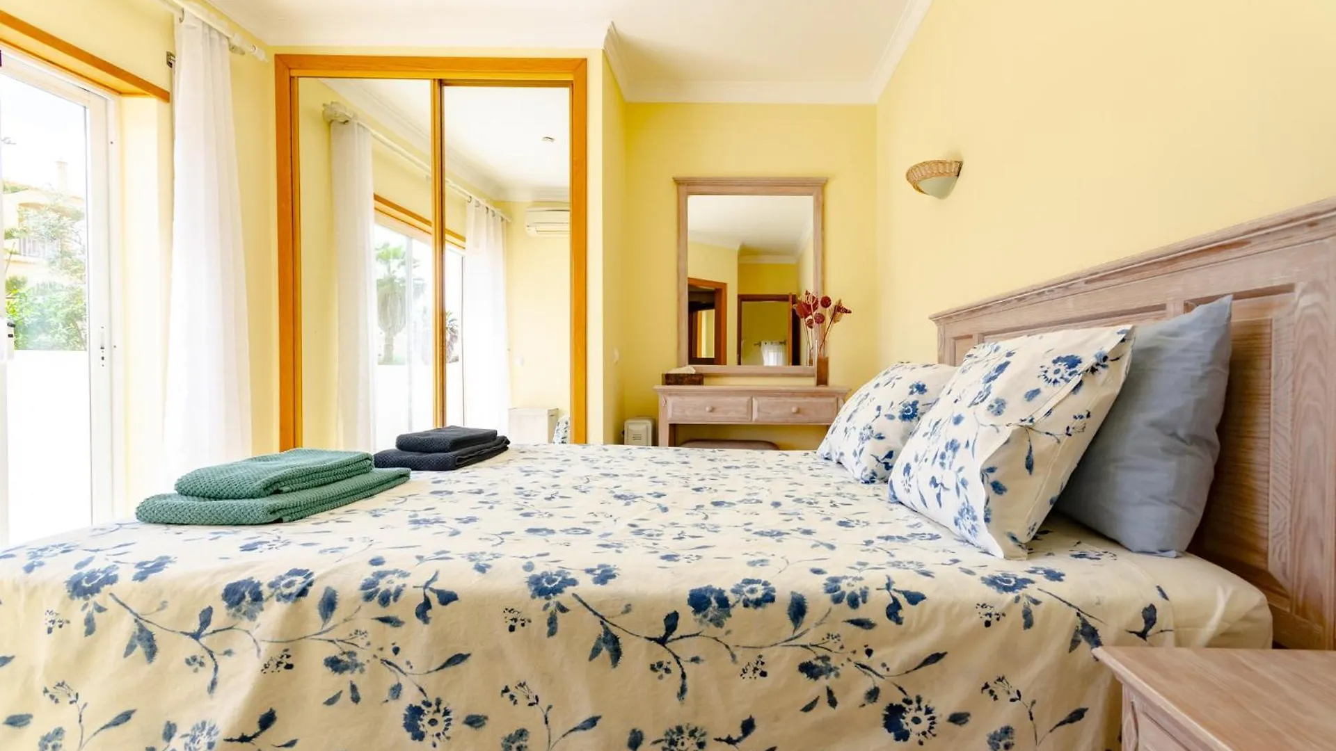 Four Bedroom Villa With Private Pool Oasis Parque At09 Portimao
